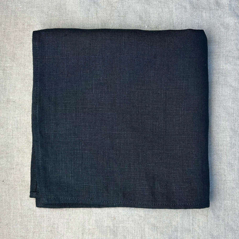 Laneni prtiček - grafitno črna barva, 42x42 cm